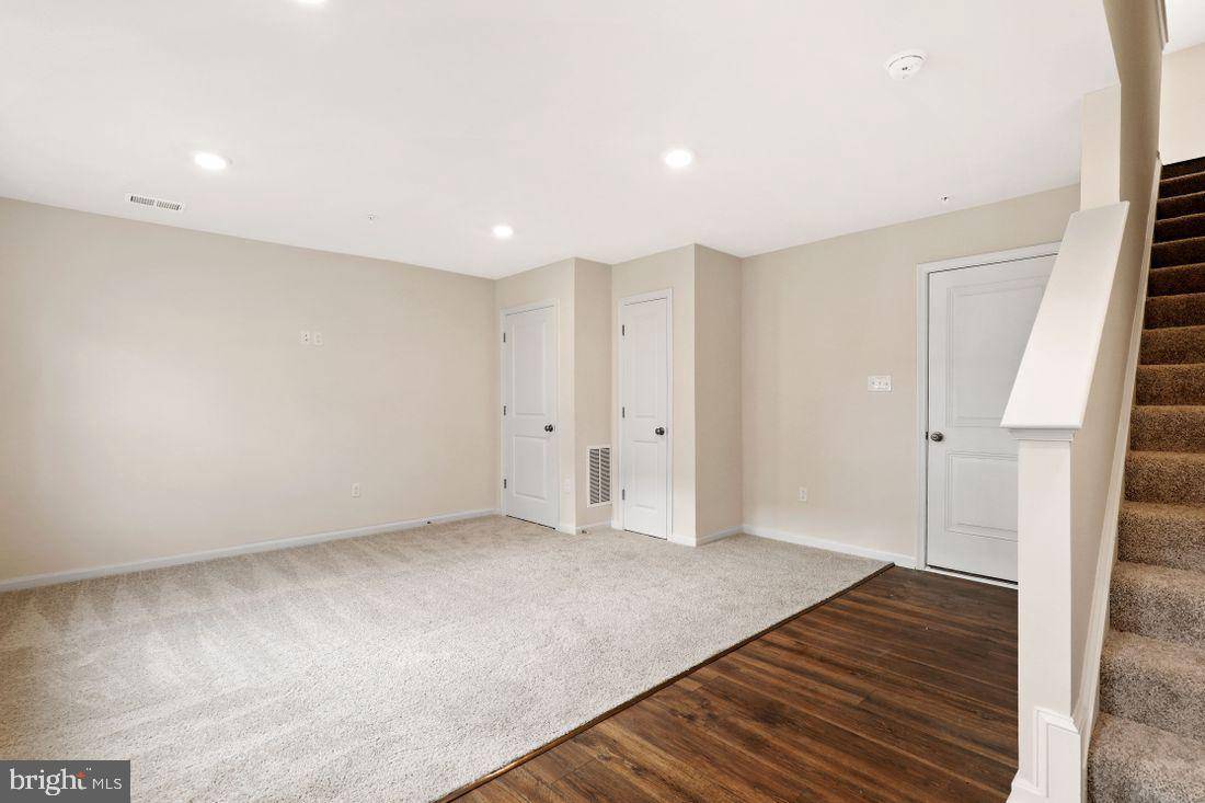 Frederick, MD 21703,5015 MACDONOUGH PL