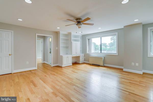 3515 WASHINGTON BLVD #210, Arlington, VA 22201