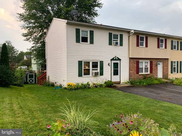 42 AKRON RD, Ephrata, PA 17522