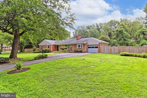 3015 BEECHWOOD LN, Falls Church, VA 22042