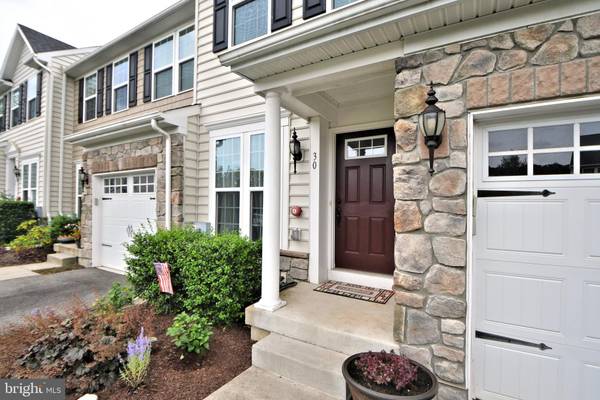 30 HAWKSWELL CIR, Oreland, PA 19075