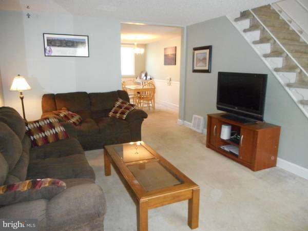 Glenolden, PA 19036,330 PINE ST