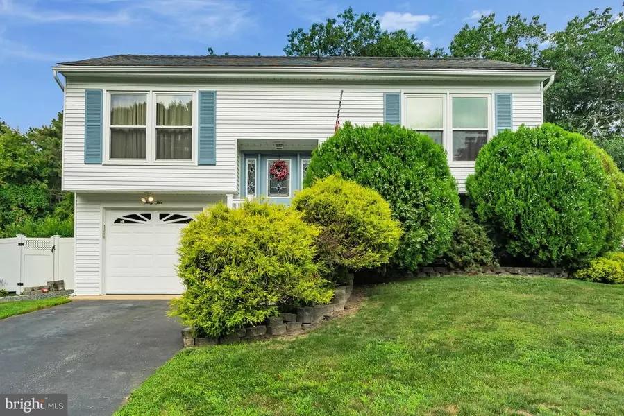 45 CHESTNUT WAY CIR, Barnegat, NJ 08005