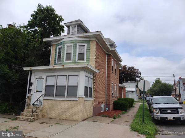 1050 GENESEE ST, Trenton, NJ 08610