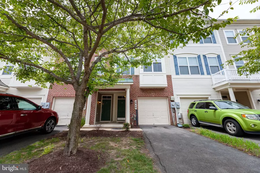 2949 CHINKAPIN OAK LN, Woodbridge, VA 22191