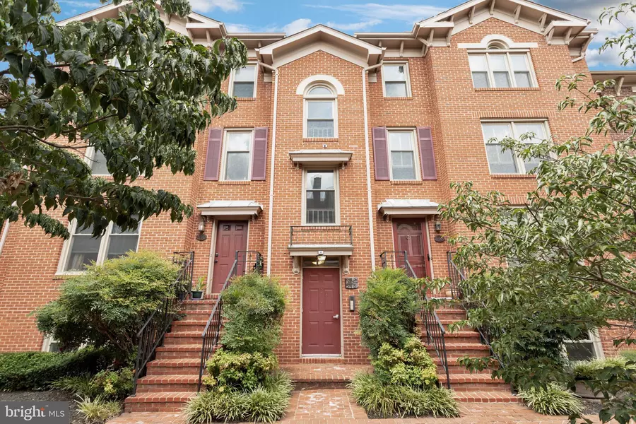 556 N WEST ST, Alexandria, VA 22314