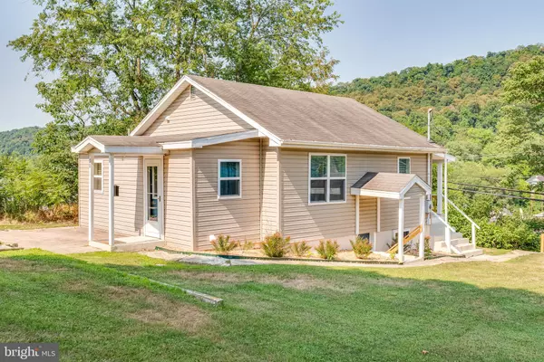 Berkeley Springs, WV 25411,70 ORIENTAL CIR