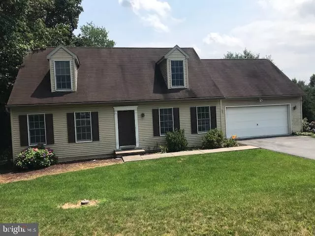 805 AARONS LN, Manheim, PA 17545