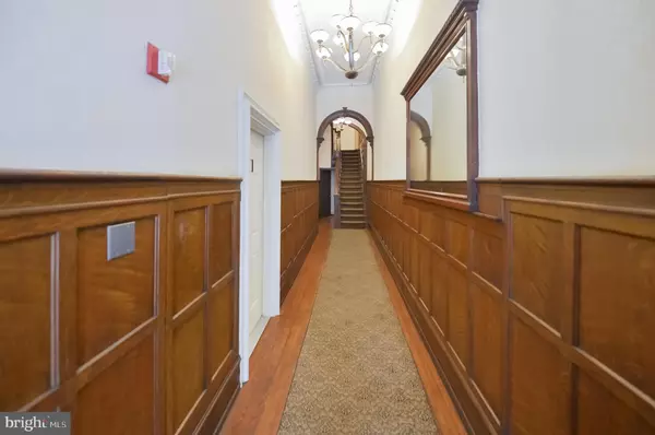 Philadelphia, PA 19103,2024 SPRUCE ST #4