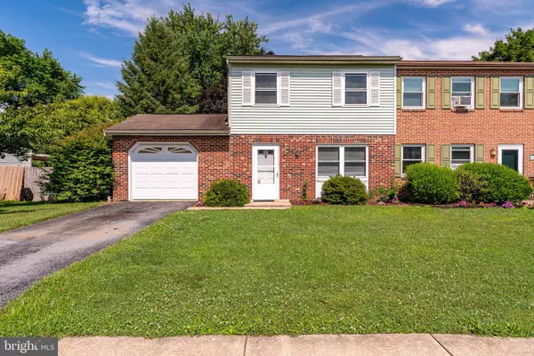 1081 MONTICELLO LN, Lancaster, PA 17603