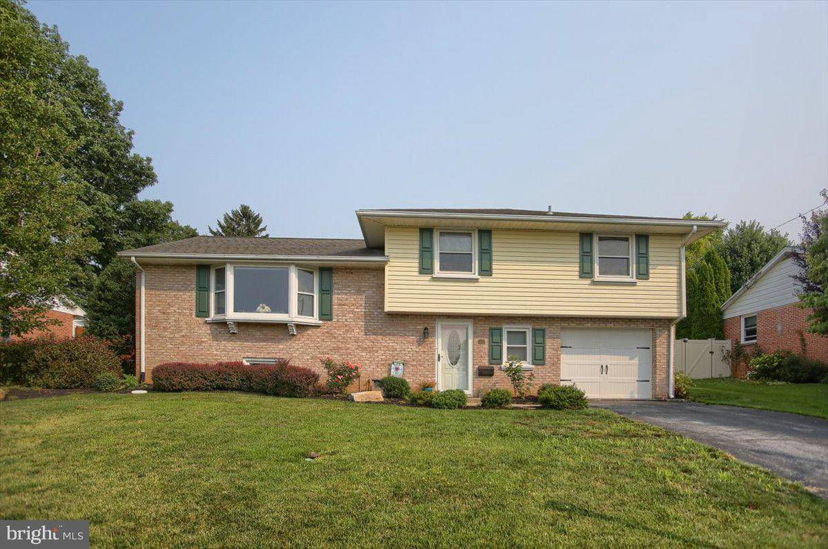 New Holland, PA 17557,325 VALLEY VIEW DR