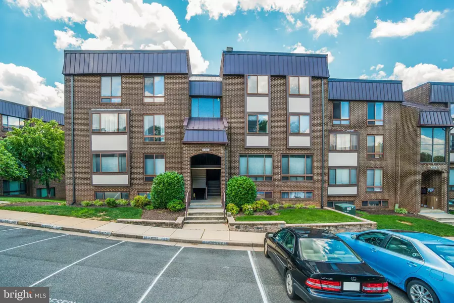 106 ROBERTS LN #400, Alexandria, VA 22314