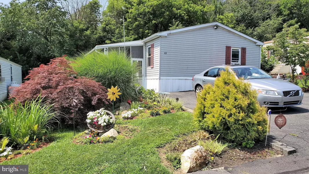 63 ASHFORD LN, Hereford, PA 18056