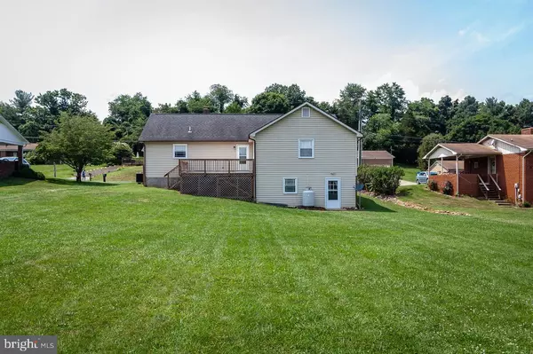 Luray, VA 22835,17 GREENFIELD RD