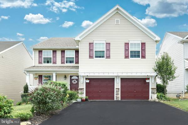 590 ROSEWATER DR, Red Lion, PA 17356