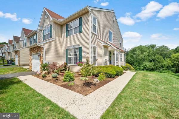 801 LIZZIE LN, Royersford, PA 19468