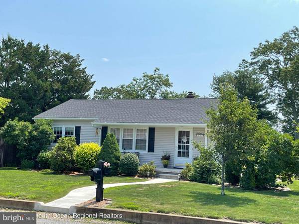 553 SEAMAN AVE, Beachwood, NJ 08722