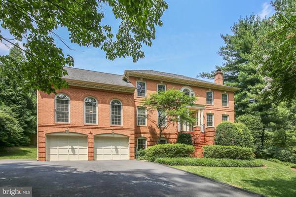 1924 VALLEYWOOD RD, Mclean, VA 22101