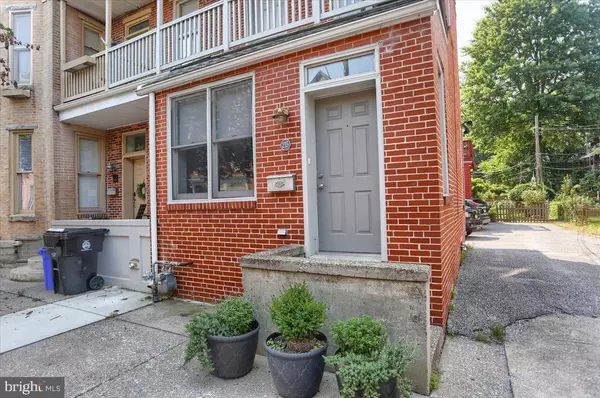 Harrisburg, PA 17102,215 KELKER ST