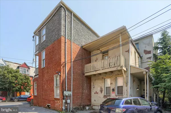 Harrisburg, PA 17102,215 KELKER ST