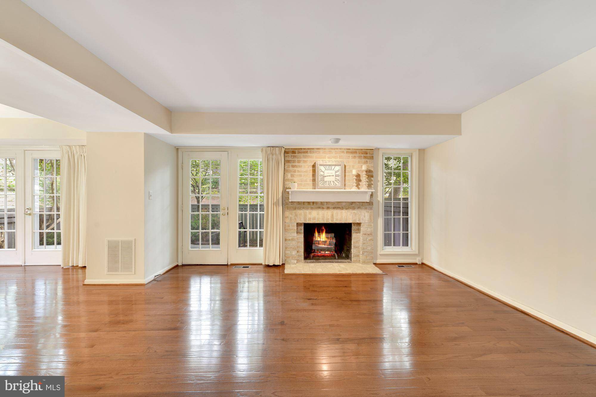 Gaithersburg, MD 20886,20624 HIGHLAND HALL DR