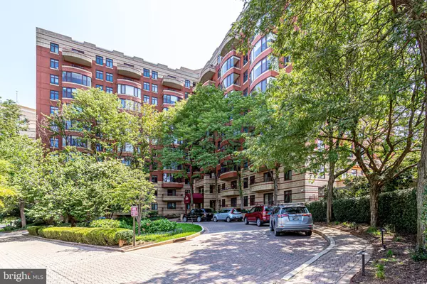 2400 CLARENDON BLVD #401, Arlington, VA 22201