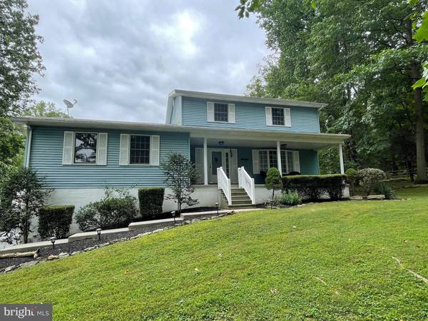 105 SUNSET DR, Nottingham, PA 19362