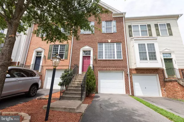 2532 OAK TREE LN, Woodbridge, VA 22191