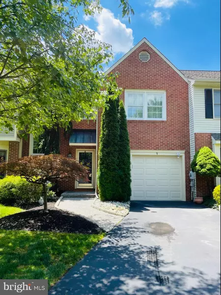 9 REGENCY CT, Marlton, NJ 08053