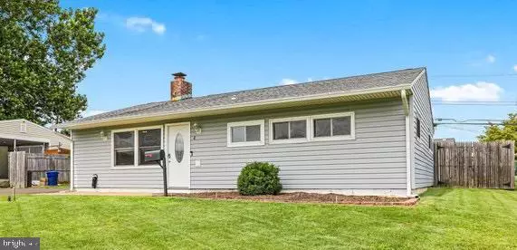 54 BUTTONWOOD LN, Levittown, PA 19054