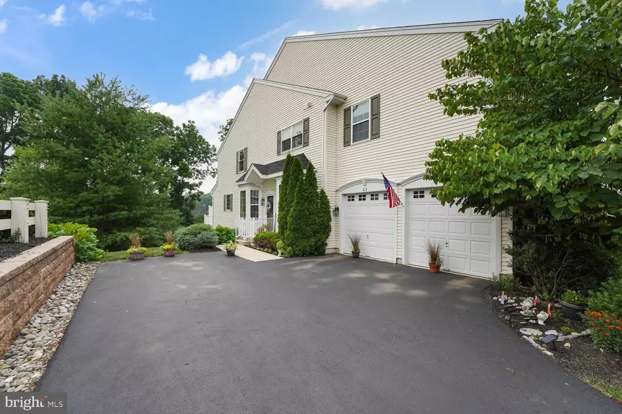 22 NEWBERRY CT, Glen Mills, PA 19342