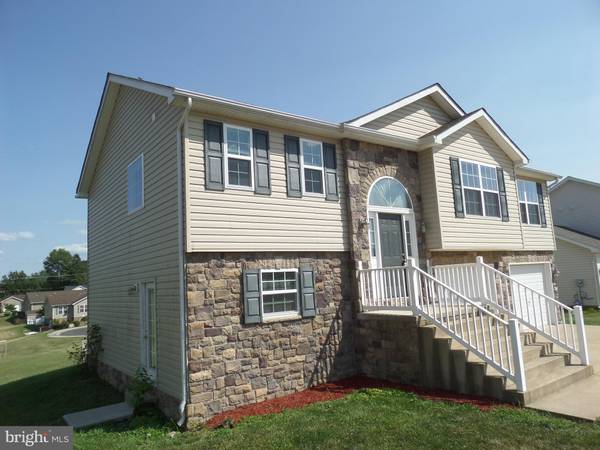 15 TOULOSE, Martinsburg, WV 25403