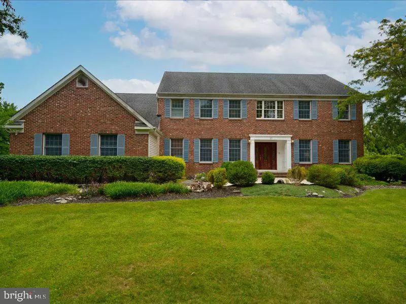 10 STONEWALL DR, Princeton Junction, NJ 08550