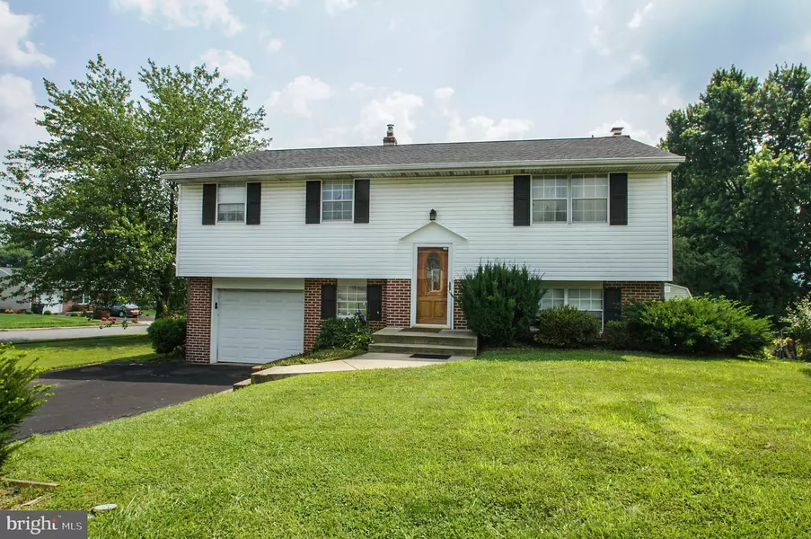 4962 APPLE DR, Reading, PA 19606