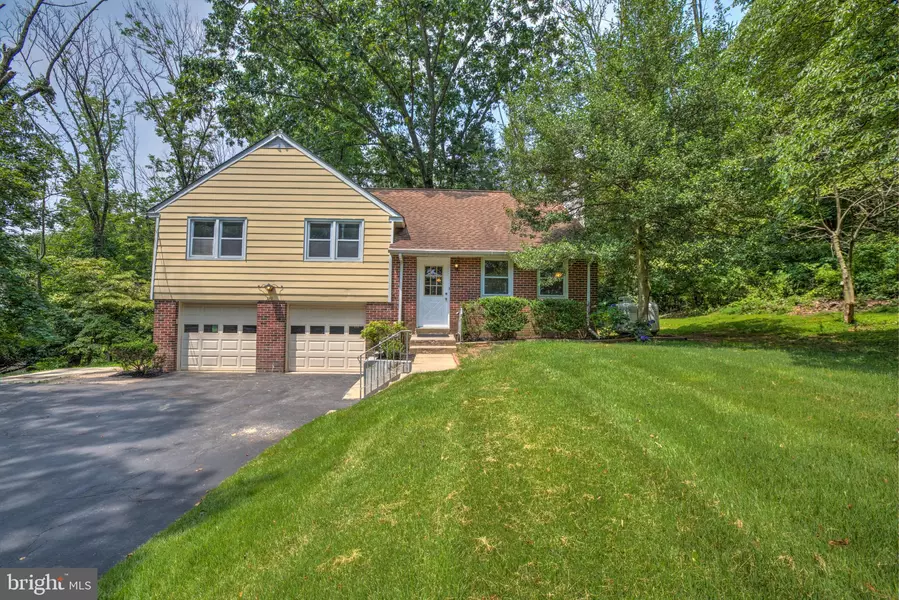 252 HOLLAND RD, Southampton, PA 18966