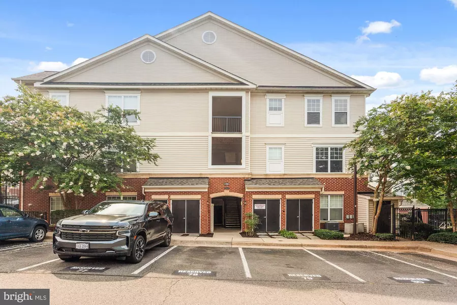 11305 ARISTOTLE DR #2-105, Fairfax, VA 22030