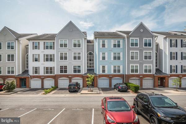 255 S PICKETT ST #101, Alexandria, VA 22304