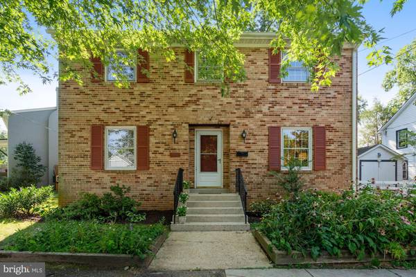 4853 LITTLE FALLS RD, Arlington, VA 22207