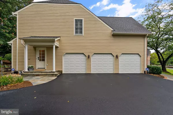 Fairfax, VA 22033,12742 MISTY CREEK LN