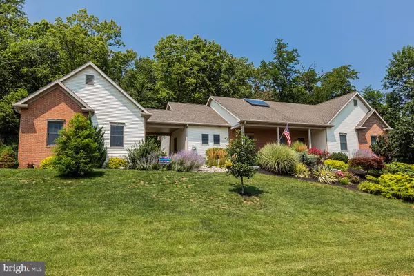 590 OLD MARKET ST, Mount Joy, PA 17552