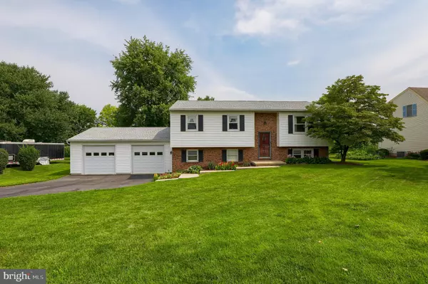 514 WAGONWHEEL RD, Lititz, PA 17543