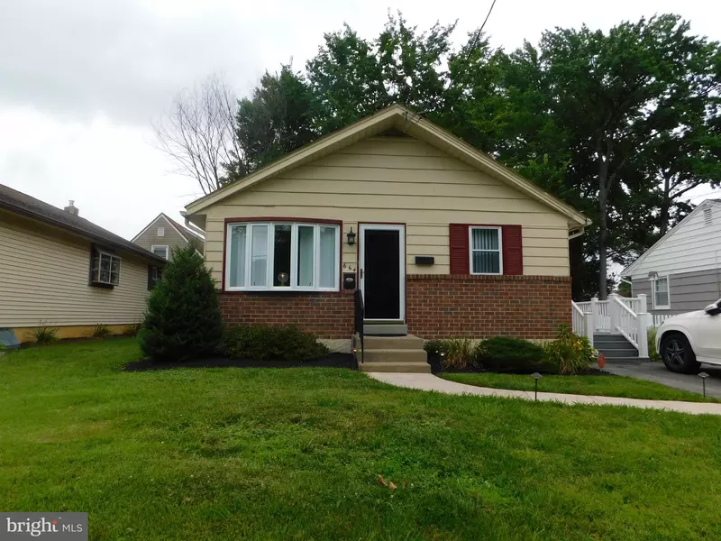 664 HUTCHINSON TER, Holmes, PA 19043