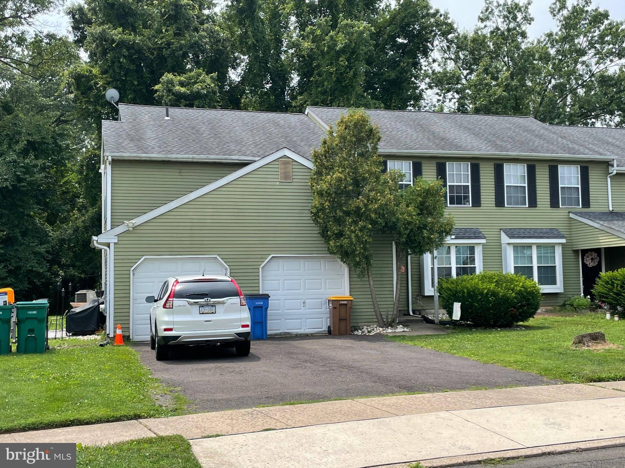 1673-A & B BLUEBIRD DR, Yardley, PA 19067