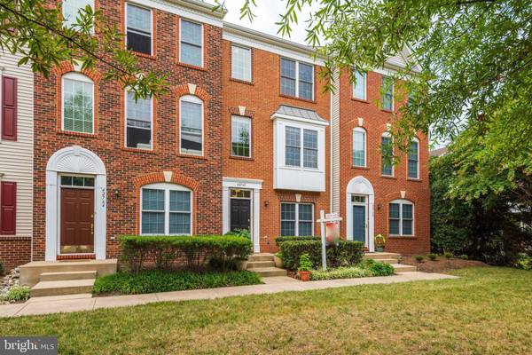 42762 HOLLINGSWORTH TER, Chantilly, VA 20152