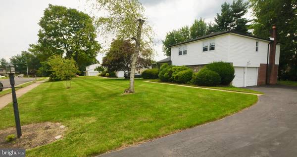 Huntingdon Valley, PA 19006,810 BARNSWALLOW LN