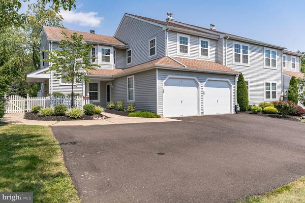 695-A ROSE HOLLOW DR #A, Yardley, PA 19067