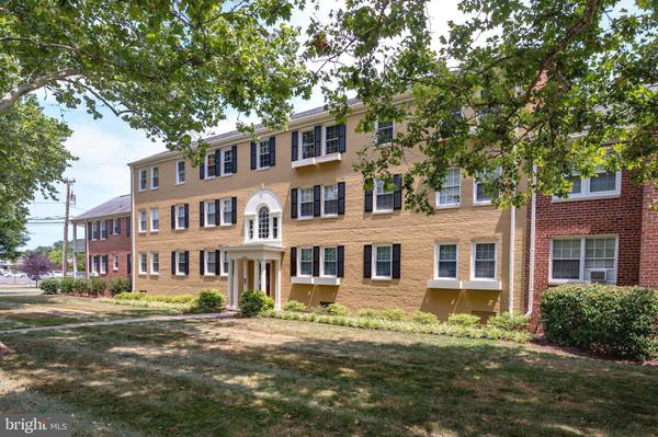 6726 W WAKEFIELD DR #C2, Alexandria, VA 22307