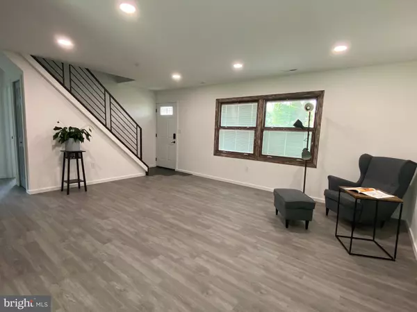 Levittown, PA 19055,52 KENWOOD DR N