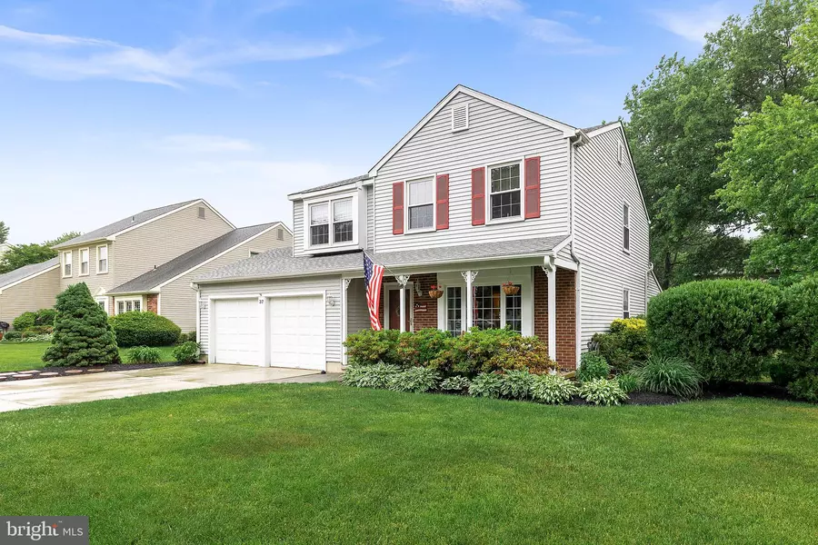 37 STRATFORD LN, Mount Laurel, NJ 08054