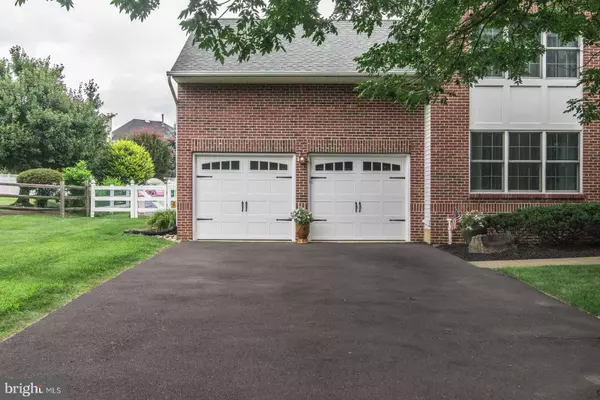 Yardley, PA 19067,370 HIDDEN OAKS DR